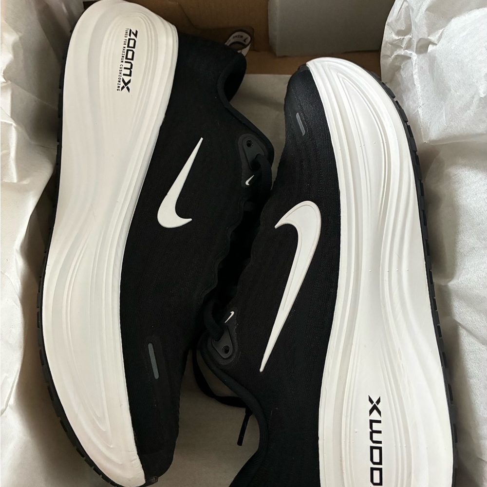 Nike Vomero Plus Women’s Running Shoes Size 10